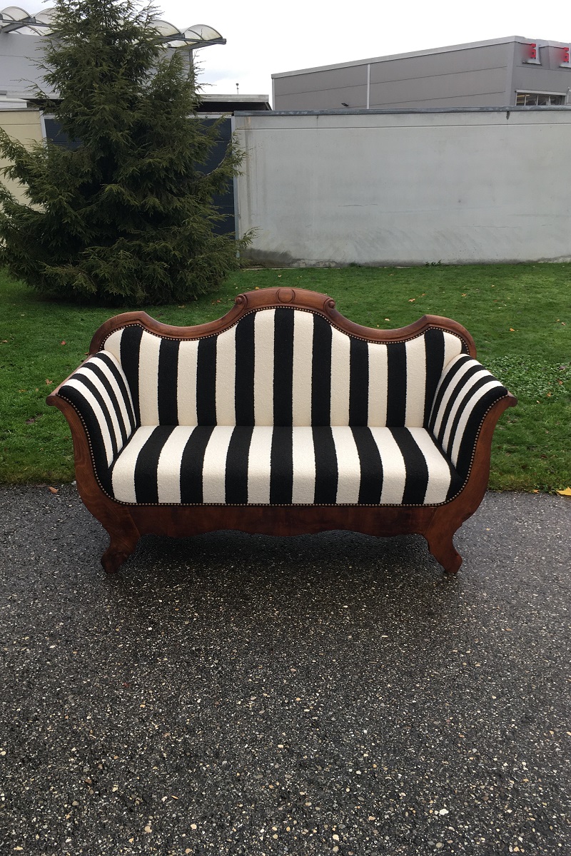 Altes Stil Sofa neu beziehen